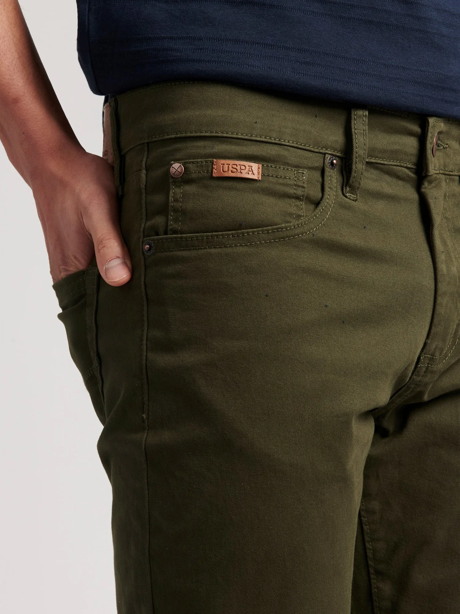 Mens Woven Trousers in Army Green