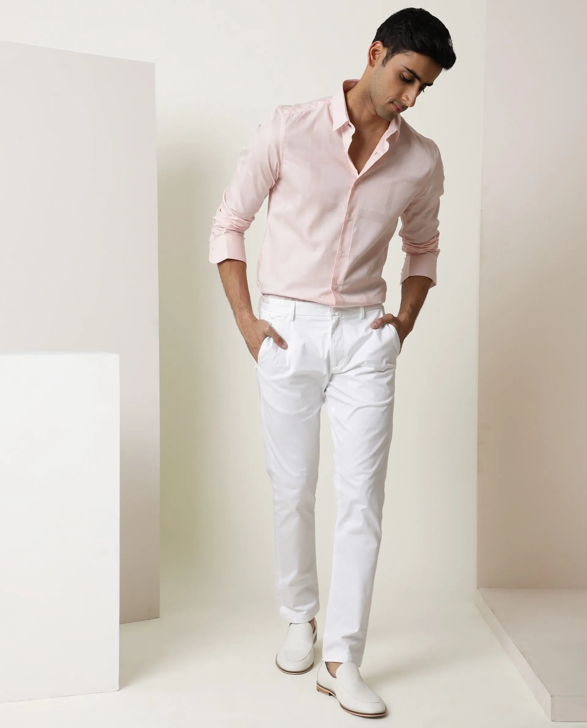 Rare Rabbit Men's Daron White Solid Mid-Rise Regular Fit Stretch Trousers