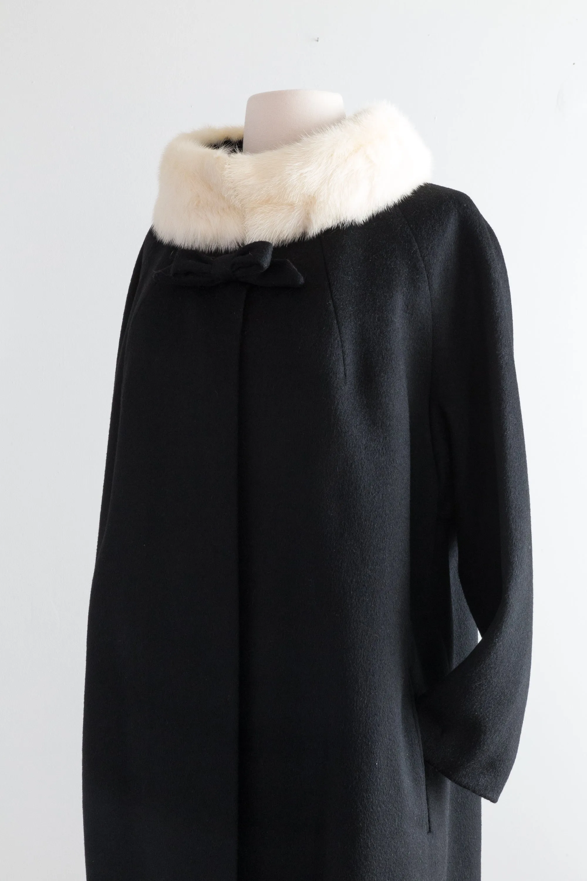 Vintage Tuxedo Cat Lilli Ann Black Wool Coat With Mink Collar and Bow / Medium