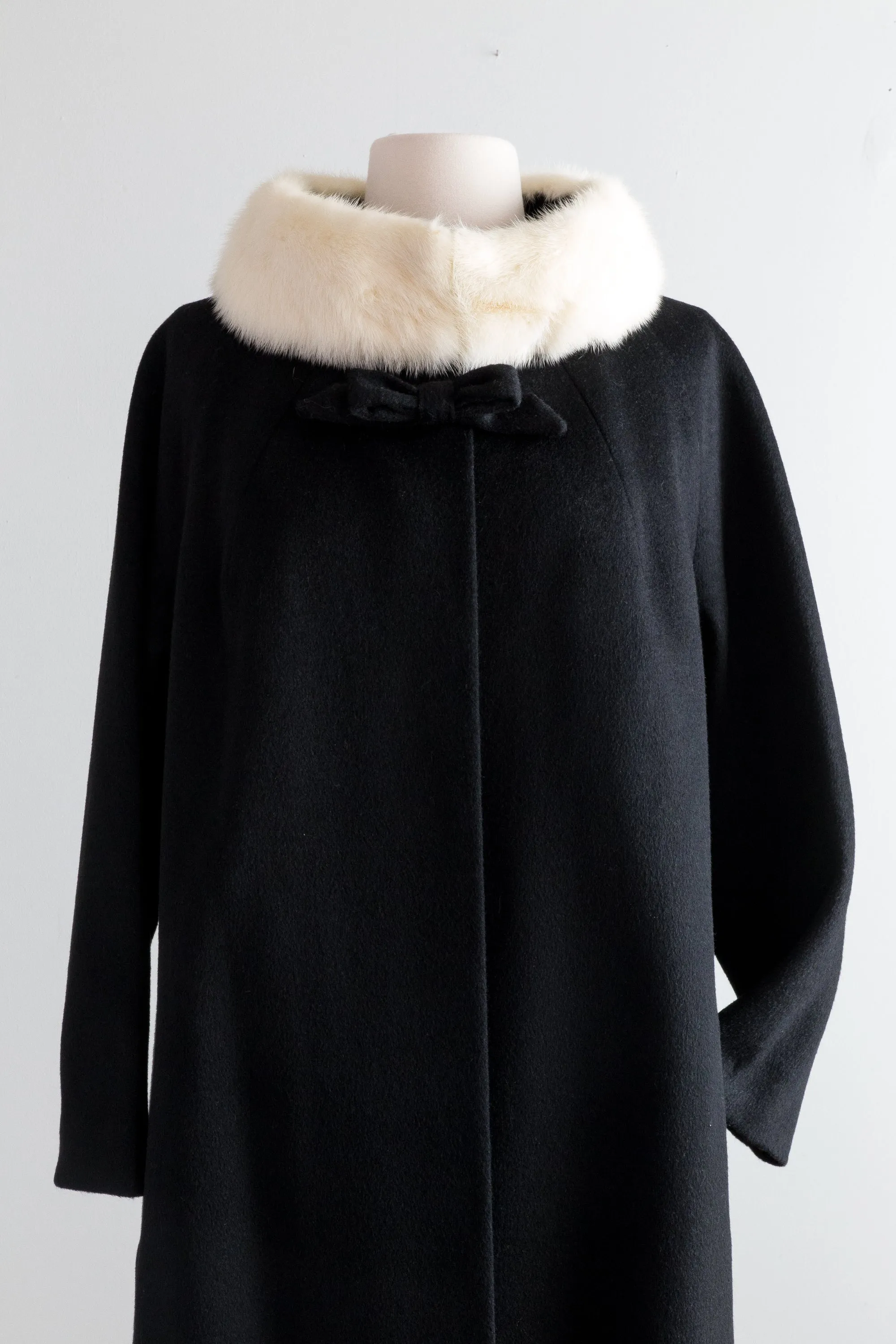 Vintage Tuxedo Cat Lilli Ann Black Wool Coat With Mink Collar and Bow / Medium